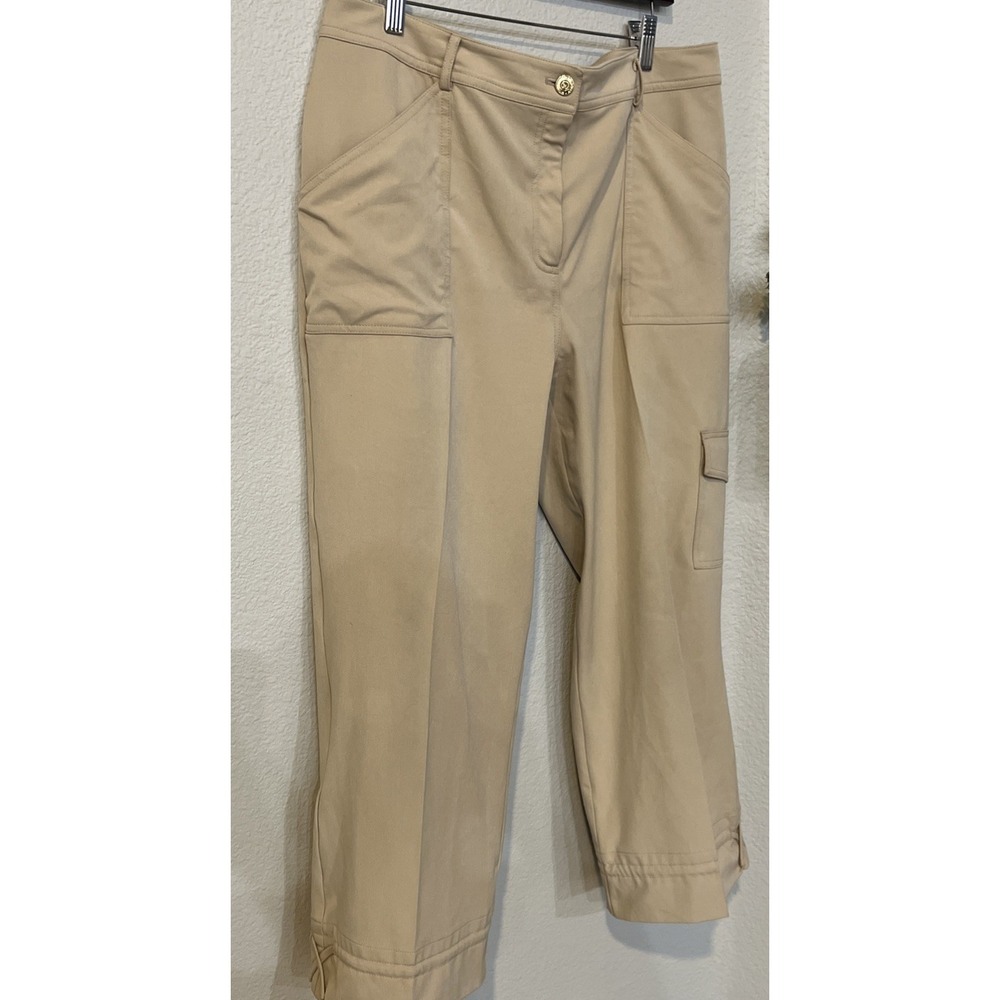 St. John Sport Women's TAN Elevated Cargo Capri Pants Cotton Stretchy SZ 14 - Picture 3 of 9